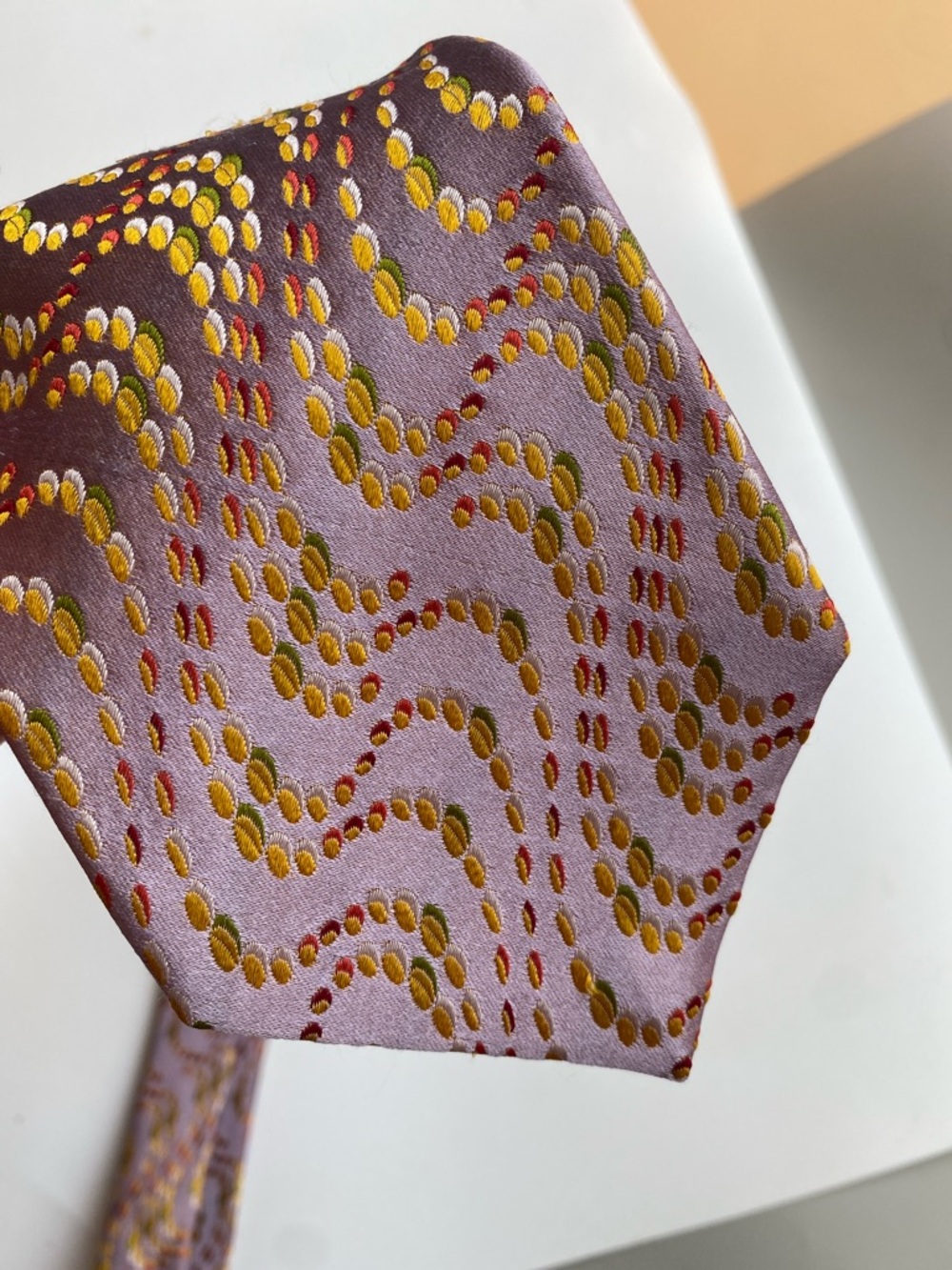 Bugatchi Lavender and Gold Wave Silk Tie